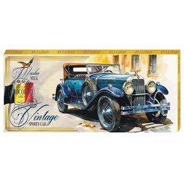 masha_cokolada_modre_auto_vintage_car.jpg